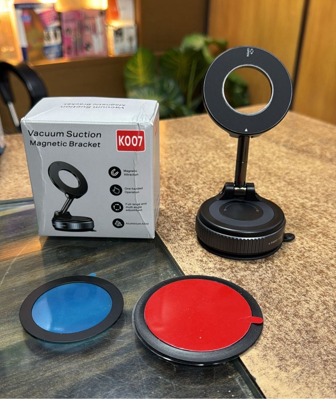 🌀 360° Magnetic Car Phone Mount 🚗📱
This sleek and futuristic device is a foldable magnetic car phone holder, perfect for keeping your smartphone secure while driving. It comes with a strong suction base, adjustable arm, and 360° rotatable magnetic ring